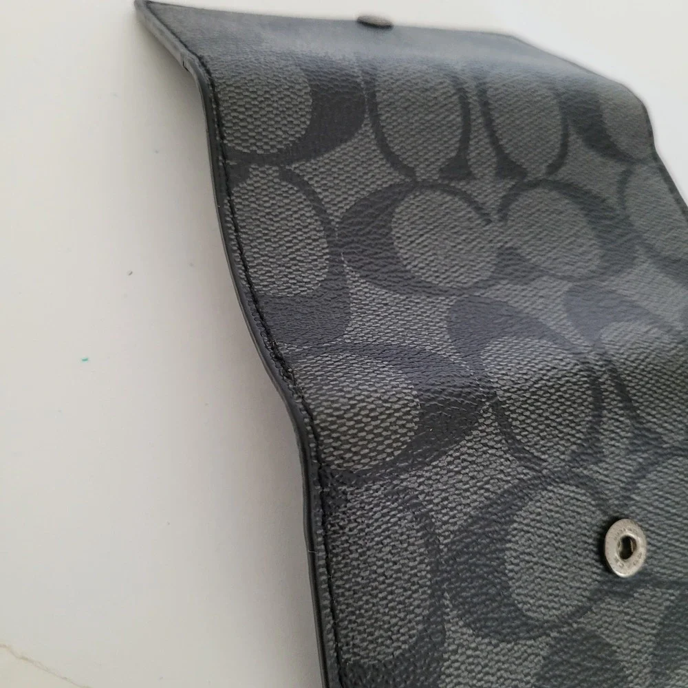 Coach Signature Monogram 4-Ring Key Case Charcoal Black Coated Canvas F64005